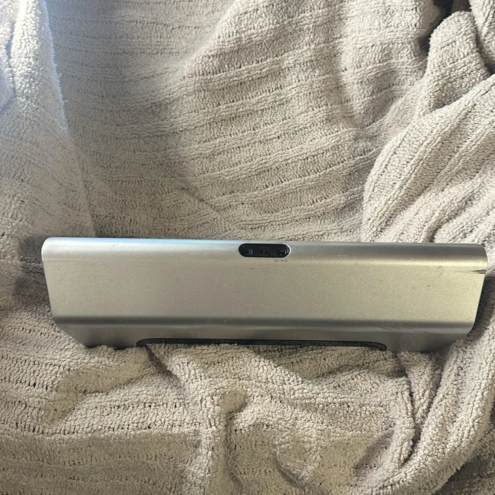 Apple iPhone ihome speaker with wall plug minor scratches - preowned SEE PICS